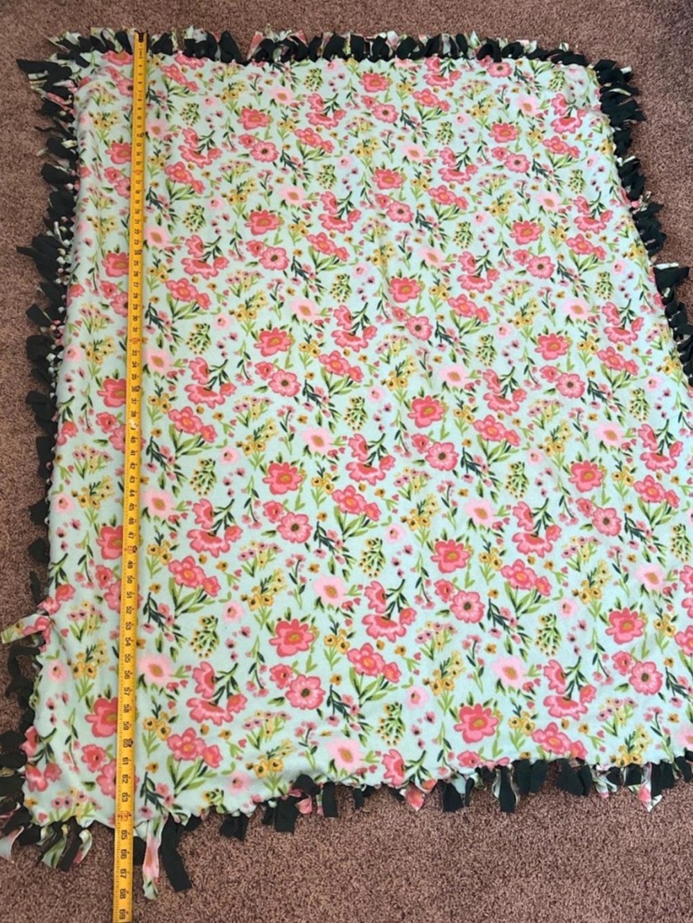 Cozy Floral Fleece Throw Blanket in Pink & Green